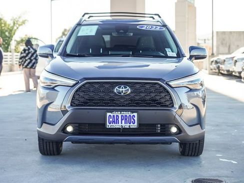 Used 2022 Toyota Corolla Cross XLE image 6