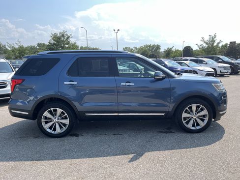 Used 2018 Ford Explorer Limited AWD/4WD image 4