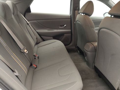 Used 2025 Hyundai Elantra Sport FWD image 19
