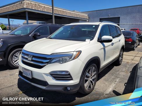 Used 2018 Honda Pilot Touring image 1