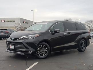 Certified 2025 Toyota Sienna Platinum video 2