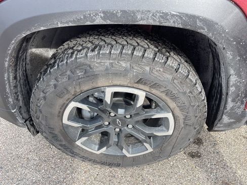 Used 2025 Chevrolet Equinox ACTIV image 18