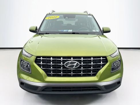 Used 2020 Hyundai Venue SEL image 2