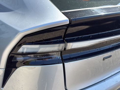 Used 2023 Toyota Prius Prime FWD image 32