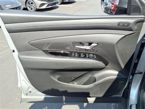 Certified 2025 Hyundai Tucson Limited image 13