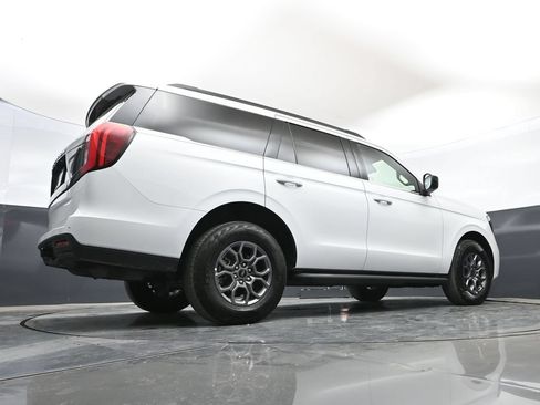 Used 2025 Ford Expedition Active AWD/4WD image 50