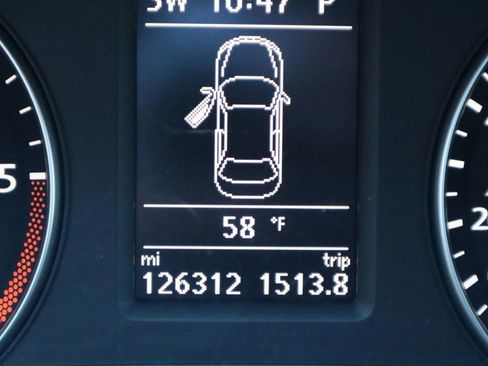 Used 2015 Volkswagen Passat TDI SEL Premium image 35