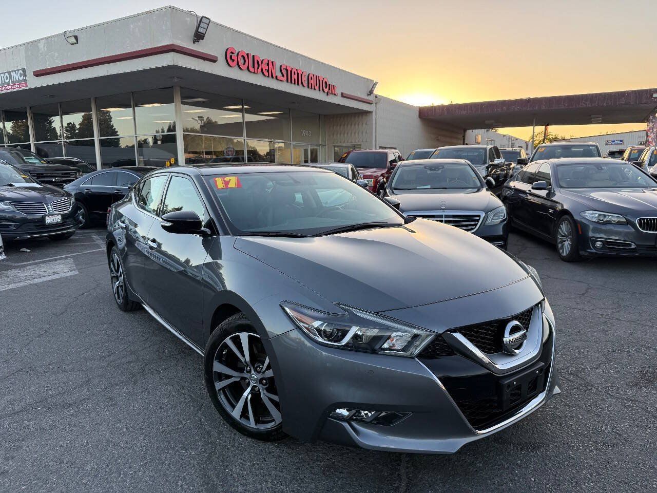 Used 2017 Nissan Maxima 3.5 SV FWD image 1