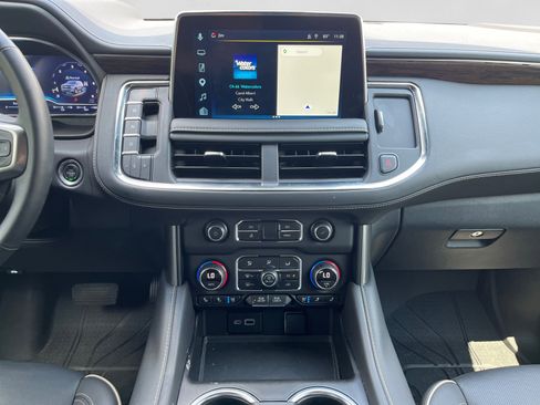 Used 2024 Chevrolet Tahoe Premier AWD/4WD image 11