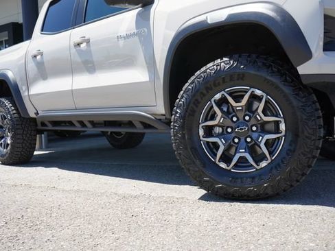 New 2026 Chevrolet Colorado ZR2 w/ Technology Package AWD/4WD image 10