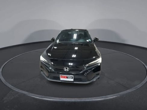 Used 2023 Honda Civic Sport image 3