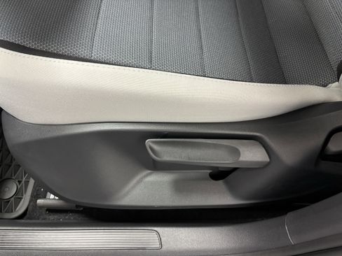 New 2025 Volkswagen Taos S image 4