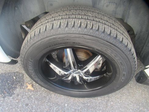 Used 2009 GMC Yukon 4WD Hybrid image 36