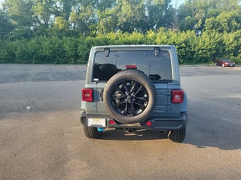 Used 2024 Jeep Wrangler Unlimited Sahara AWD/4WD image 10