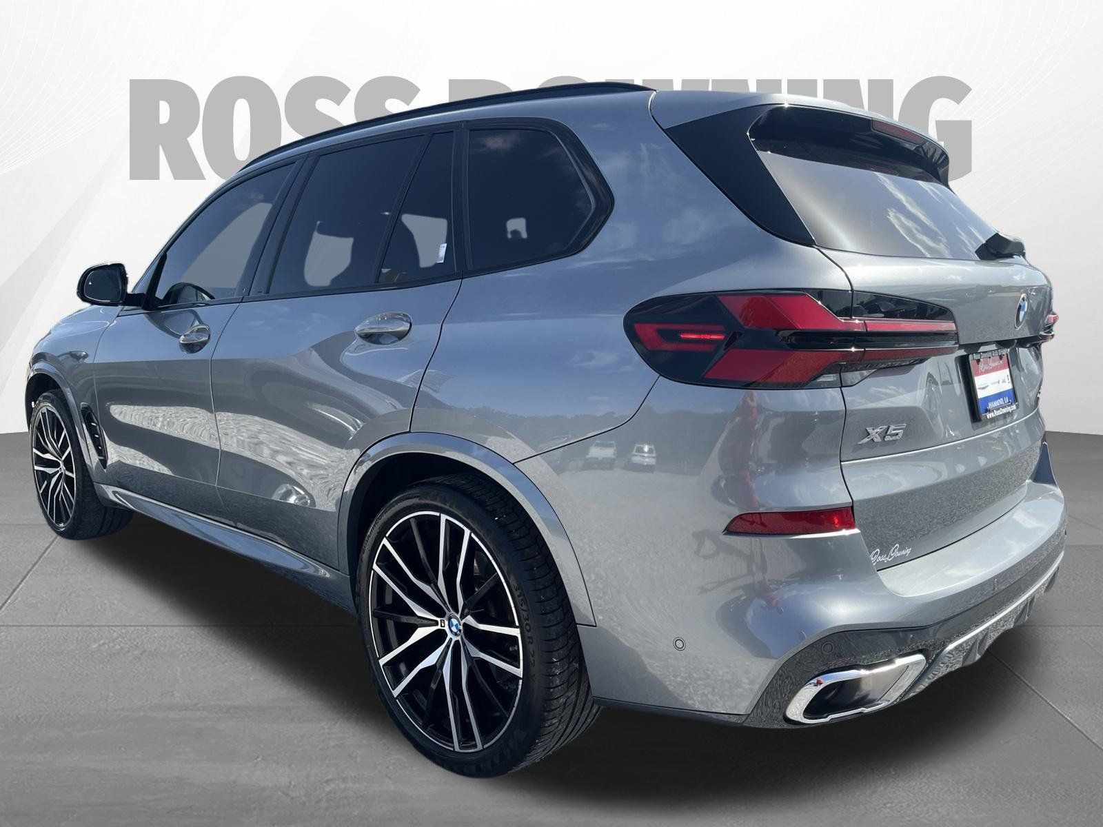 Used 2024 BMW X5 xDrive40i w/ M Sport Package AWD/4WD image 6