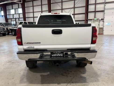 Used 2007 Chevrolet Silverado 2500 LT w/ Heavy-Duty Power Package AWD/4WD image 9