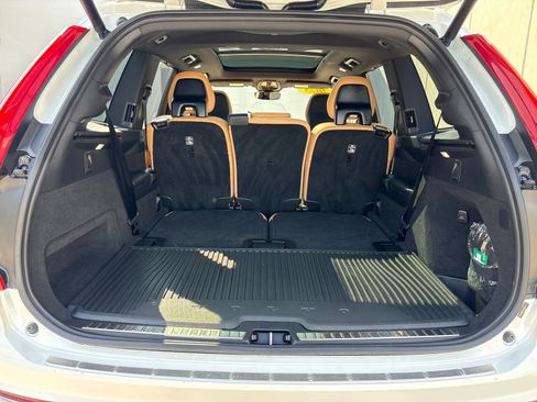 Certified 2025 Volvo XC90 T8 Ultra w/ Protection Package Premier image 29