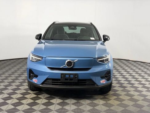 Used 2023 Volvo XC40 Recharge Plus image 6