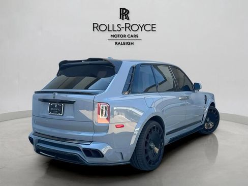 Used 2022 Rolls-Royce Cullinan Black Badge AWD/4WD image 2