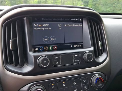 Used 2020 Chevrolet Colorado Z71 w/ Z71 Midnight Edition AWD/4WD image 22