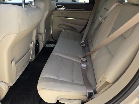 Used 2015 Jeep Grand Cherokee Laredo w/ Quick Order Package 23E RWD image 18