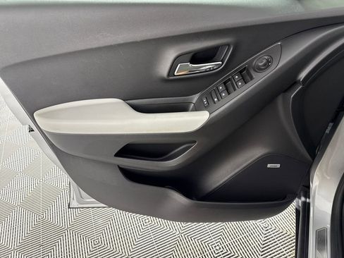 Used 2020 Chevrolet Trax Premier image 10