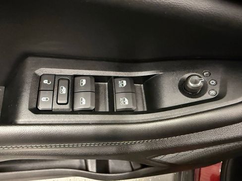 Used 2025 Jeep Grand Cherokee Altitude AWD/4WD image 10