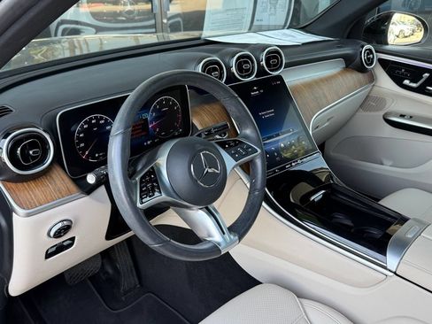 Used 2024 Mercedes-Benz GLC 300 4MATIC image 21
