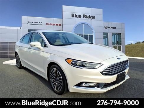 Used 2017 Ford Fusion SE w/ Fusion SE Technology Package image 1