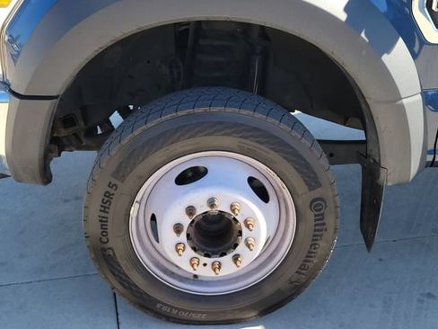 Used 2017 Ford F550 2WD Regular Cab Super Duty image 17