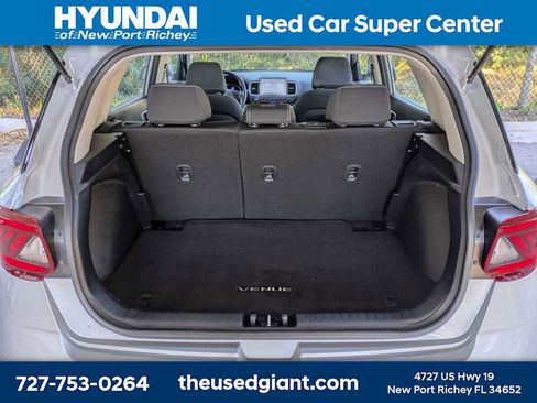 Certified 2023 Hyundai Venue SEL image 12