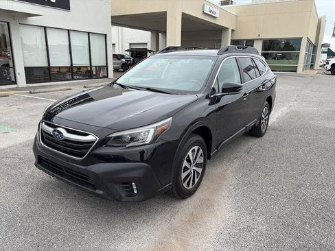 Used 2021 Subaru Outback Premium image 3