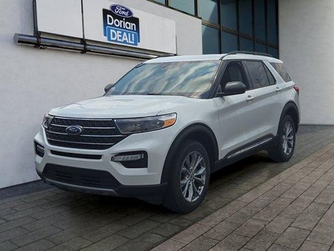 Used 2023 Ford Explorer XLT w/ Equipment Group 202A AWD/4WD image 7