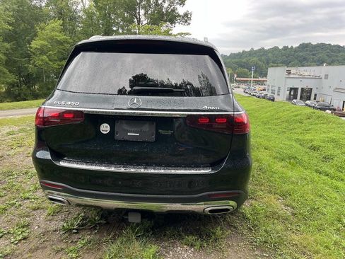 Used 2025 Mercedes-Benz GLS 450 4MATIC image 4