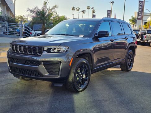 New 2026 Jeep Grand Cherokee L Altitude AWD/4WD image 3
