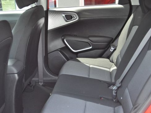 Used 2024 Kia Soul LX w/ Option Group 015 FWD image 16