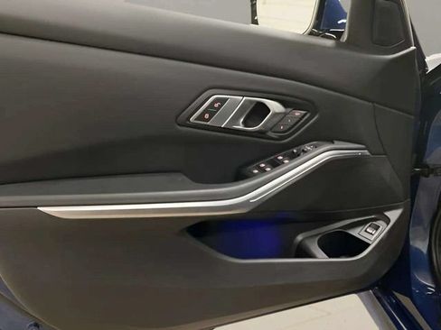 Used 2022 BMW 330i Sedan w/ Driving Assistance Package RWD image 15