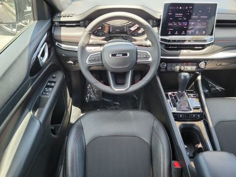 Used 2024 Jeep Compass Trailhawk AWD/4WD image 12