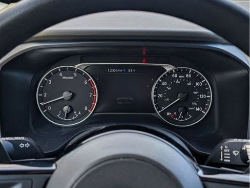 Used 2023 Nissan Rogue SV image 18