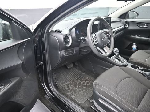 Used 2020 Kia Forte LXS FWD image 10