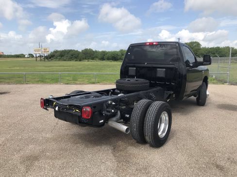 New 2025 RAM 3500 Tradesman AWD/4WD image 10