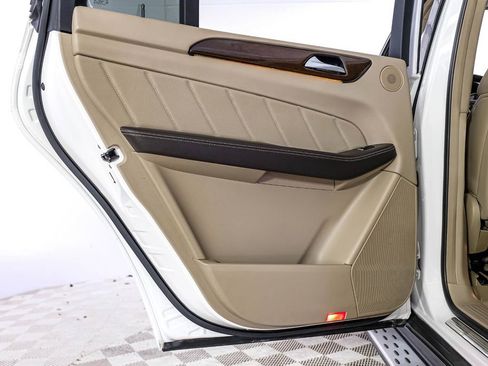 Used 2015 Mercedes-Benz GL 320 BlueTEC 4MATIC image 51