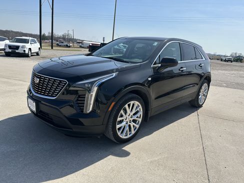 Used 2020 Cadillac XT4 Luxury w/ Cold Weather Package image 7