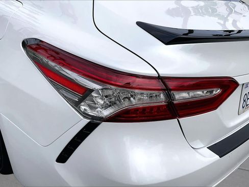 Used 2018 Toyota Camry XSE FWD image 27
