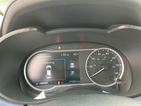 Used 2025 Nissan Versa SV image 10