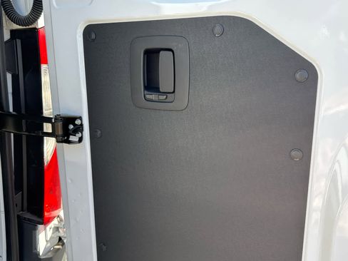 Used 2025 Mercedes-Benz Sprinter 2500 image 11