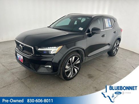 Used 2023 Volvo XC40 B5 Ultimate AWD/4WD image 1