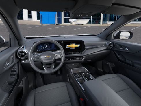 New 2026 Chevrolet Equinox LT w/ Convenience Package II image 16