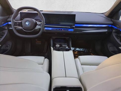 Certified 2026 BMW i5 eDrive40 RWD image 19