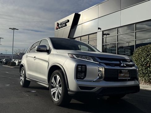 Used 2024 Mitsubishi Outlander Sport SE image 1